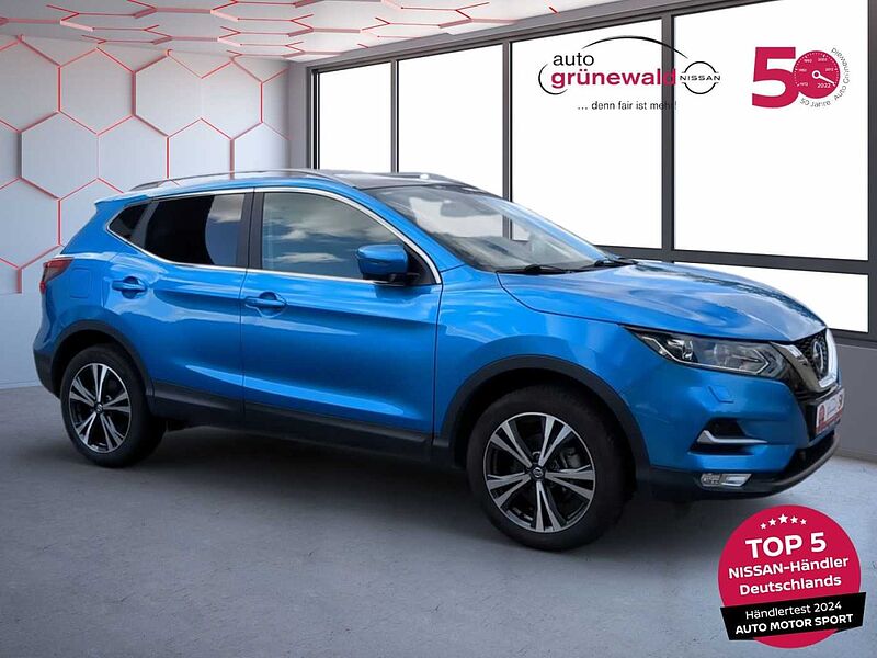 Nissan Qashqai N-Connecta1,6 DigT, navi,360°, Glasdach