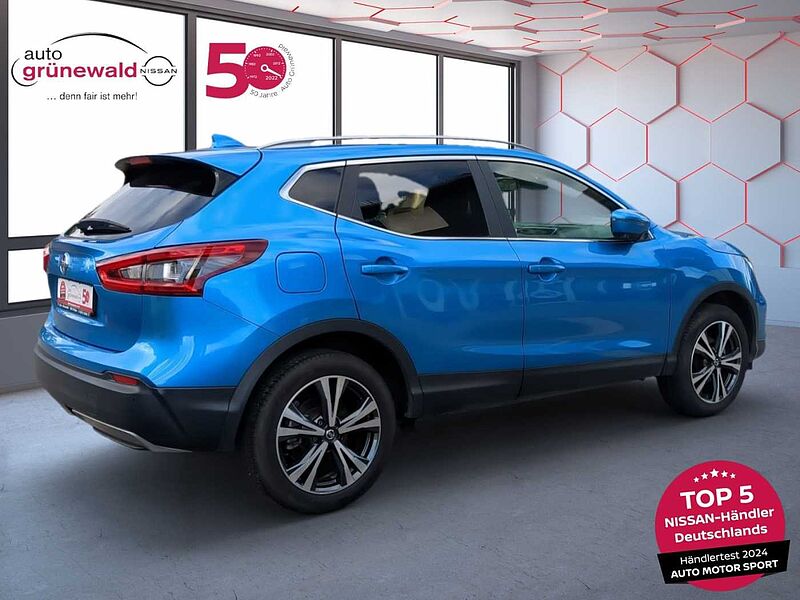 Nissan Qashqai N-Connecta1,6 DigT, navi,360°, Glasdach