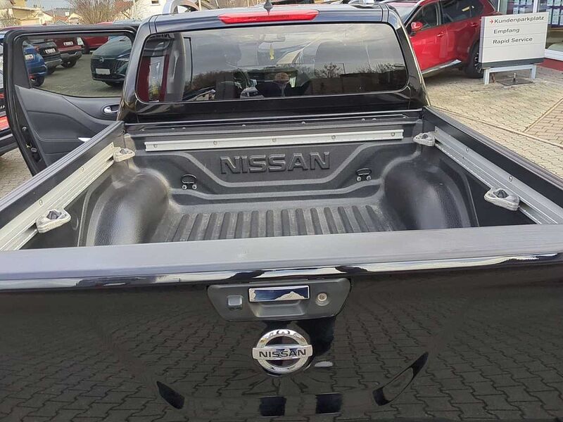 Nissan Navara 4x4 2.3 dCi N-Connecta DC, LED, AHK, Wanne